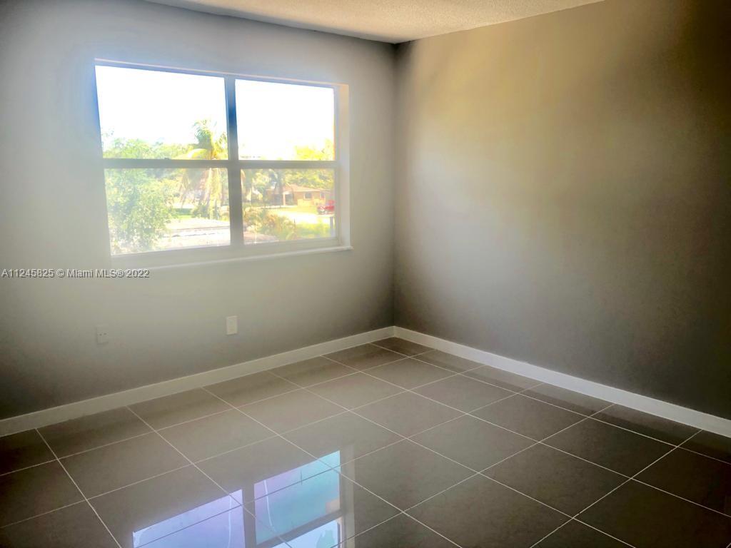 See details / 5800 sq. ft. $ 2022-07-25 0 Photo
