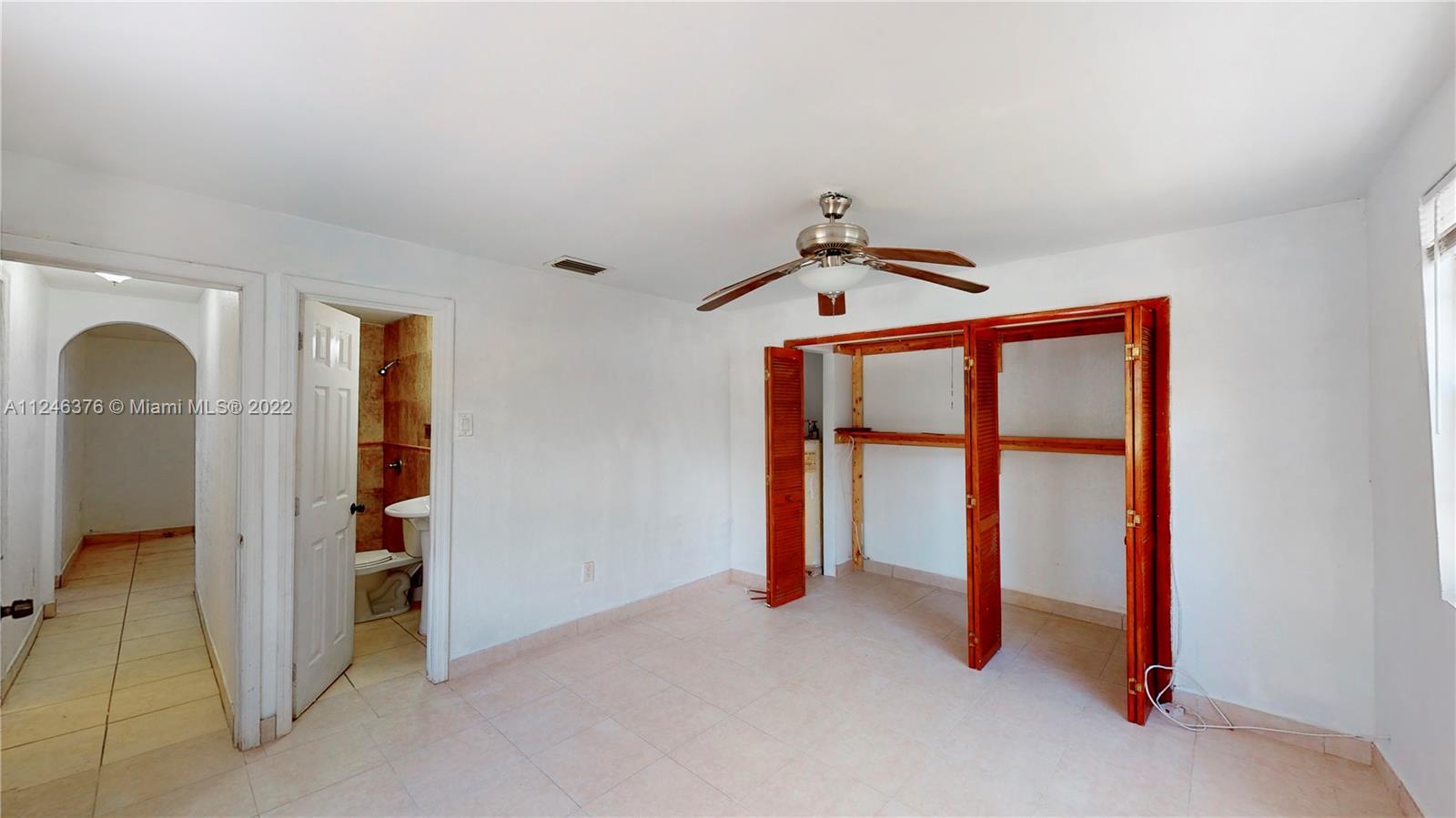 See details / 2307 sq. ft. $ 2022-11-07 0 Photo