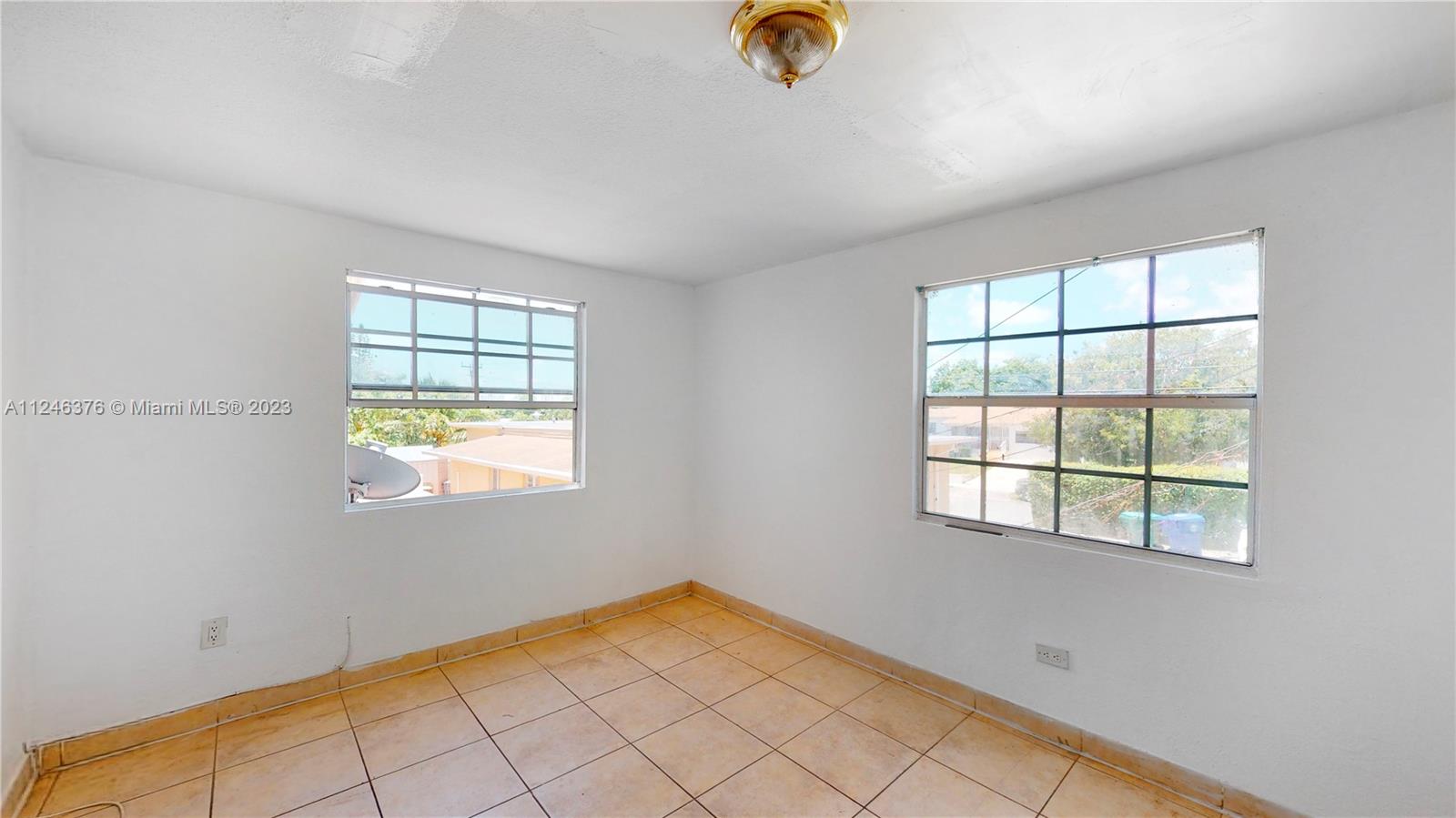 See details / 2307 sq. ft. $ 2022-11-07 0 Photo