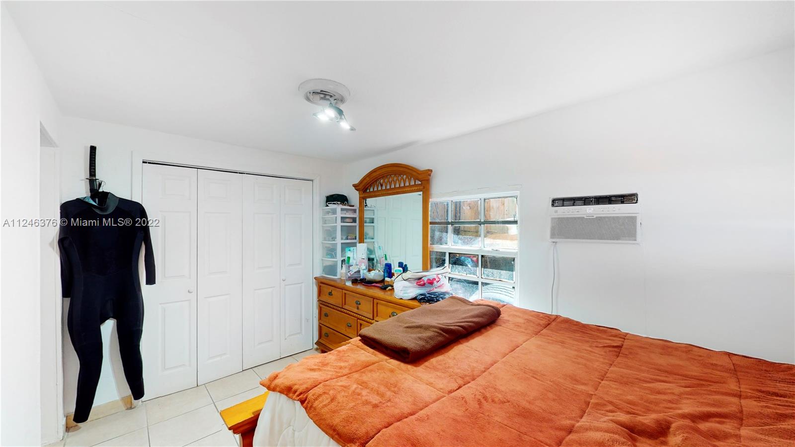 See details / 2307 sq. ft. $ 2022-11-07 0 Photo