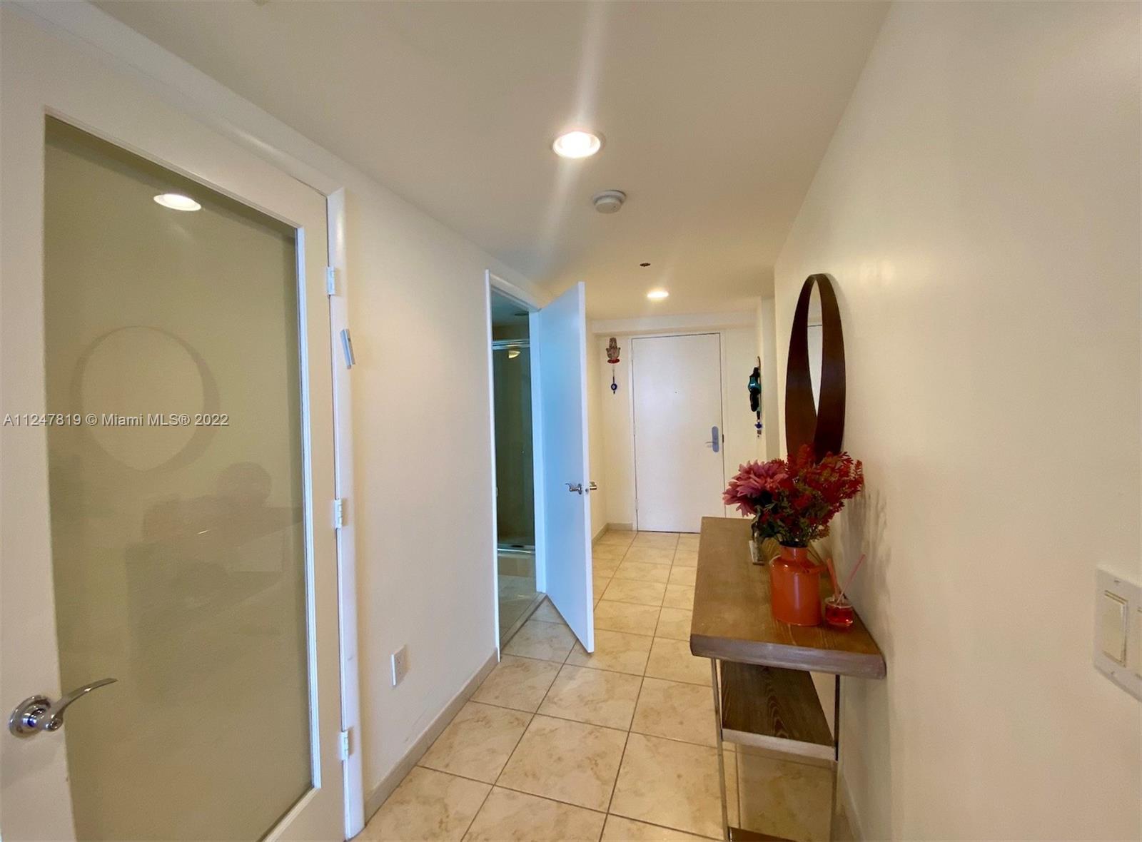 Ver detalles 2008 3 / 3 1571 sq. ft. $ 2022-11-23 0 foto