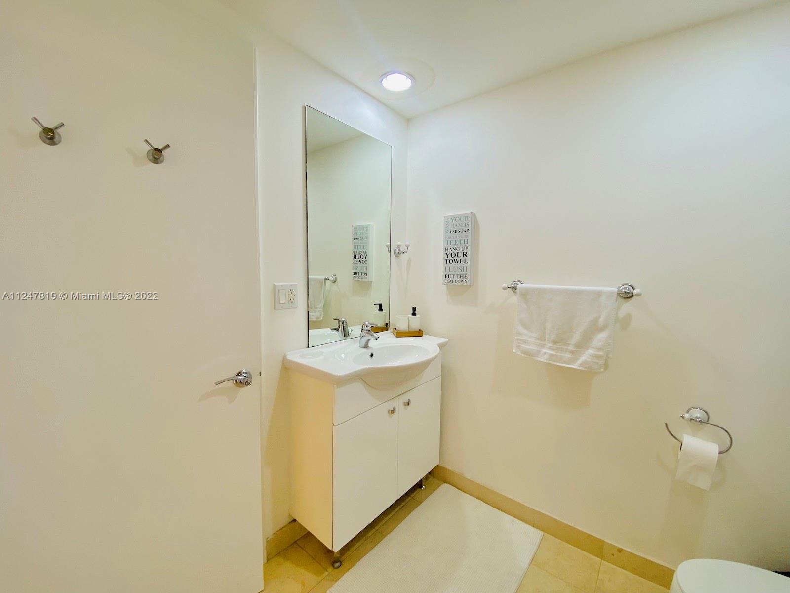 Ver detalles 2008 3 / 3 1571 sq. ft. $ 2022-11-23 0 foto