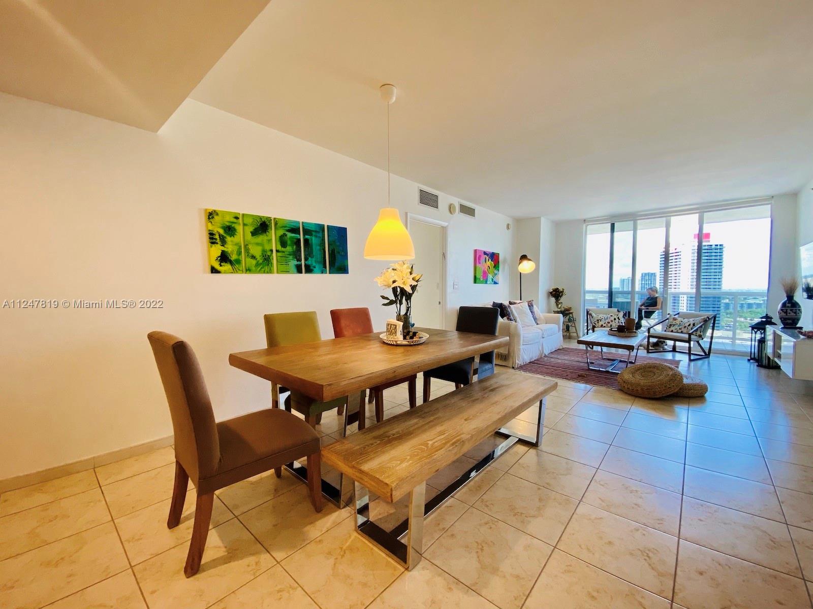 Ver detalles 2008 3 / 3 1571 sq. ft. $ 2022-11-23 0 foto