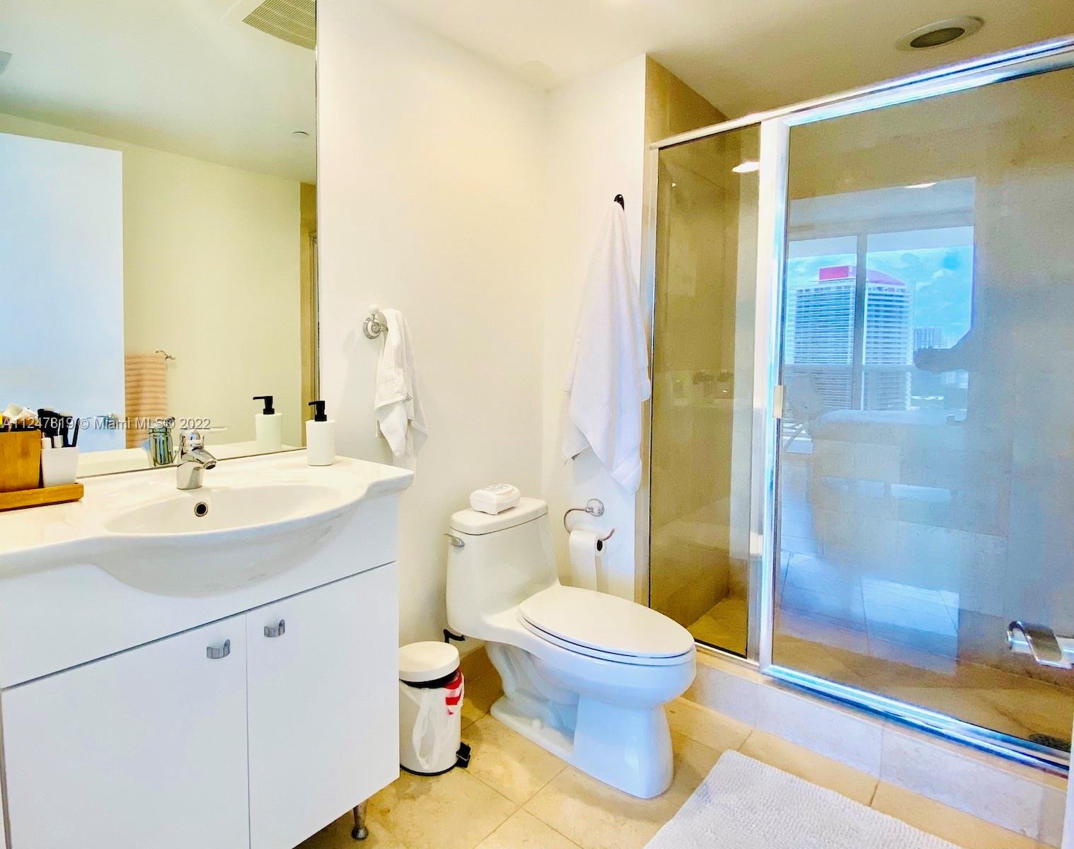 Ver detalles 2008 3 / 3 1571 sq. ft. $ 2022-11-23 0 foto
