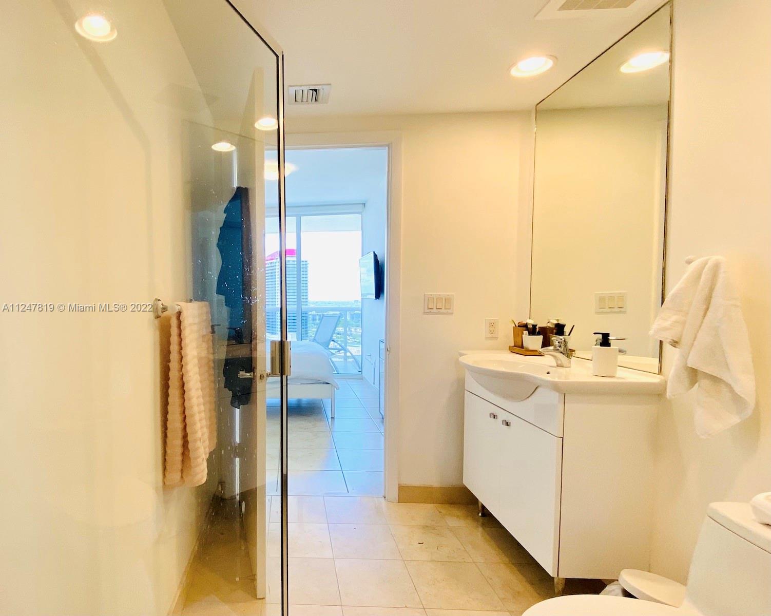Ver detalles 2008 3 / 3 1571 sq. ft. $ 2022-11-23 0 foto