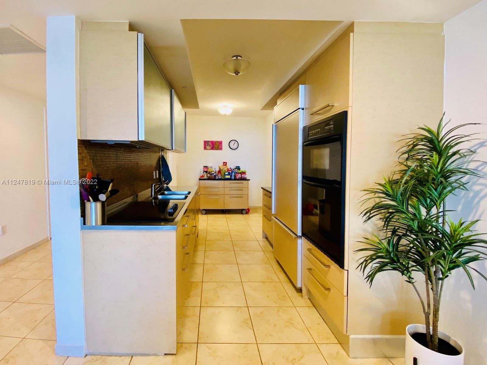 Ver detalles 2008 3 / 3 1571 sq. ft. $ 2022-11-23 0 foto