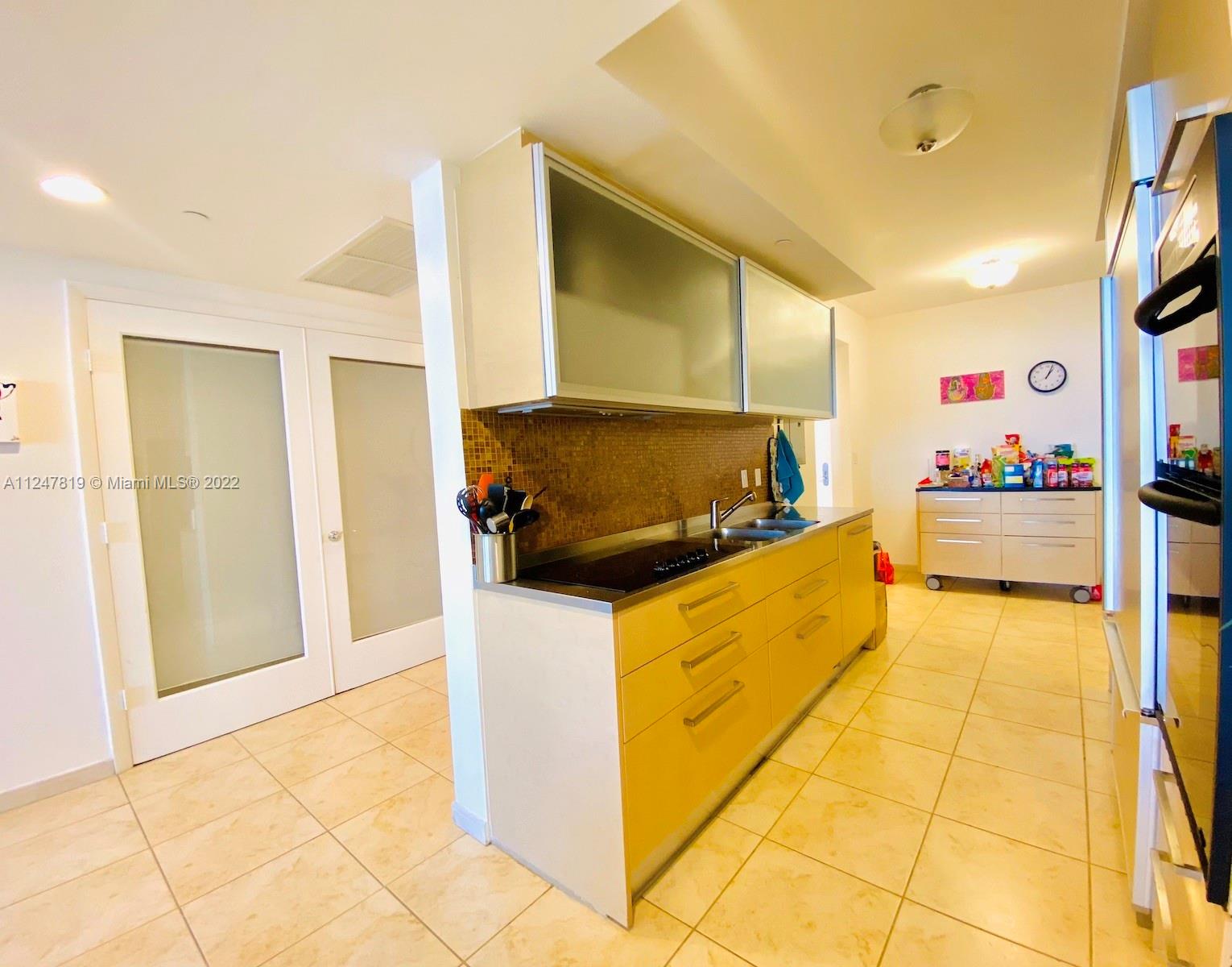 Ver detalles 2008 3 / 3 1571 sq. ft. $ 2022-11-23 0 foto
