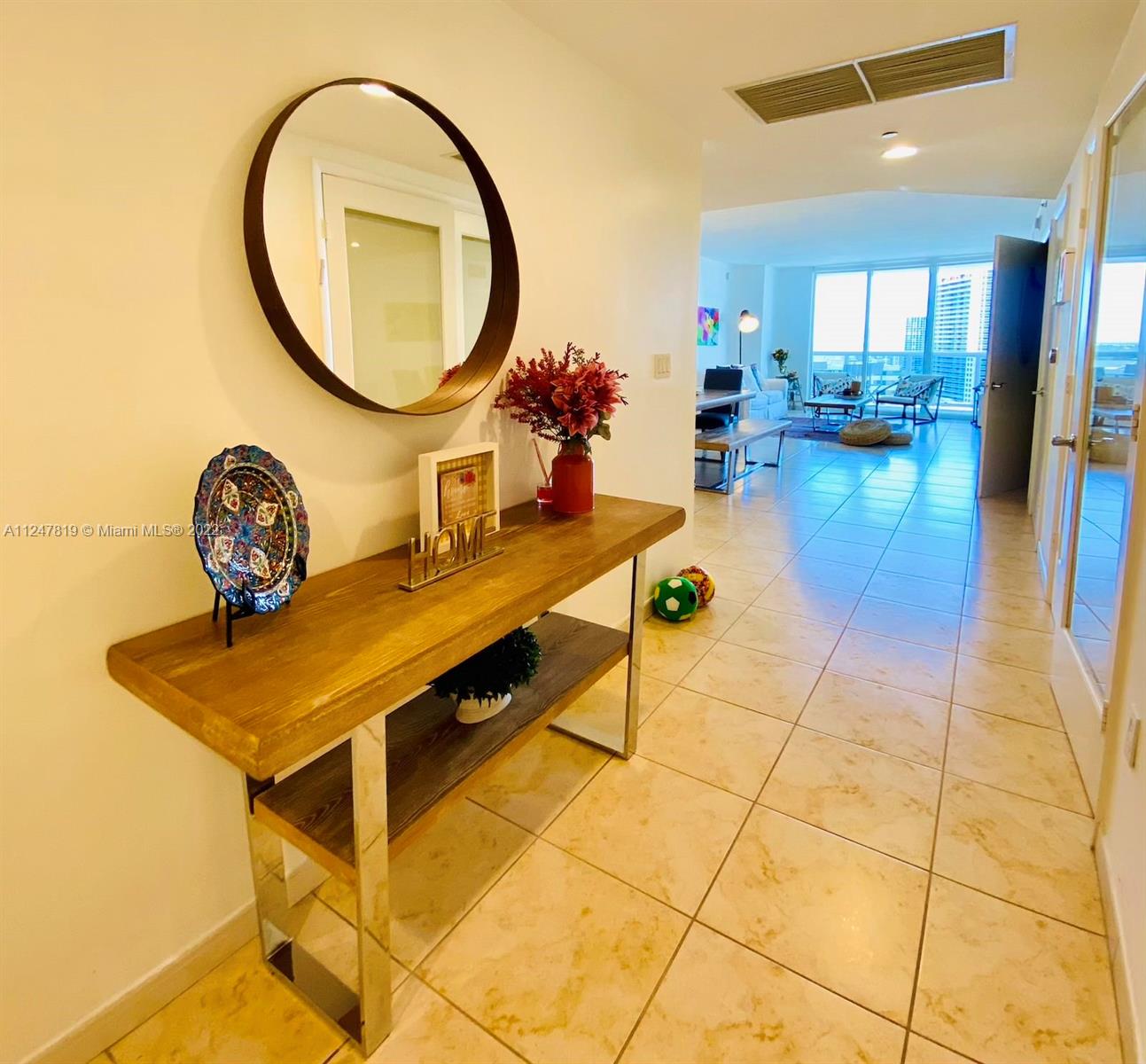 Ver detalles 2008 3 / 3 1571 sq. ft. $ 2022-11-23 0 foto