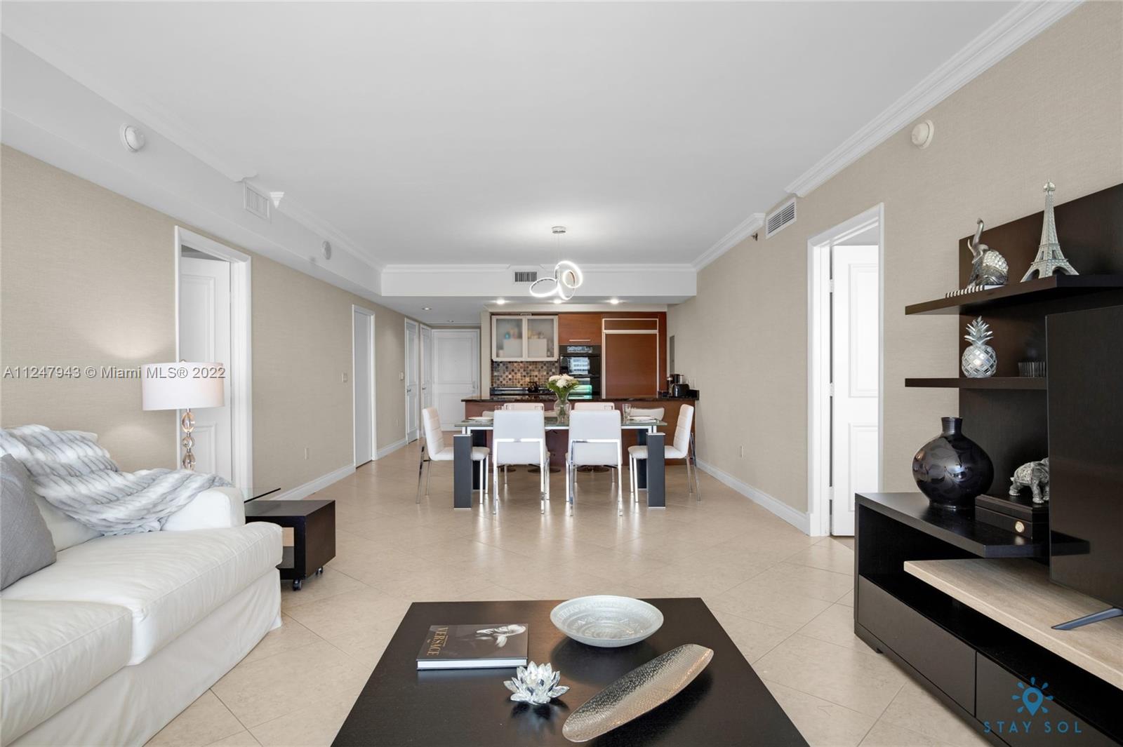 Ver detalles 1203 3 / 2 1841 sq. ft. $ 2022-10-10 0 foto