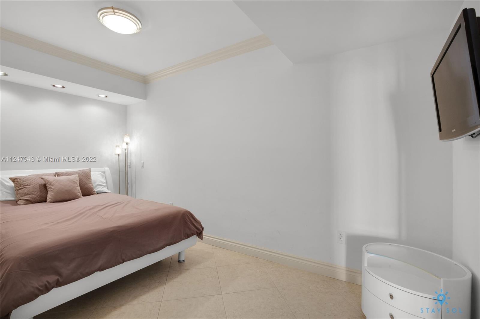 Ver detalles 1203 3 / 2 1841 sq. ft. $ 2022-10-10 0 foto