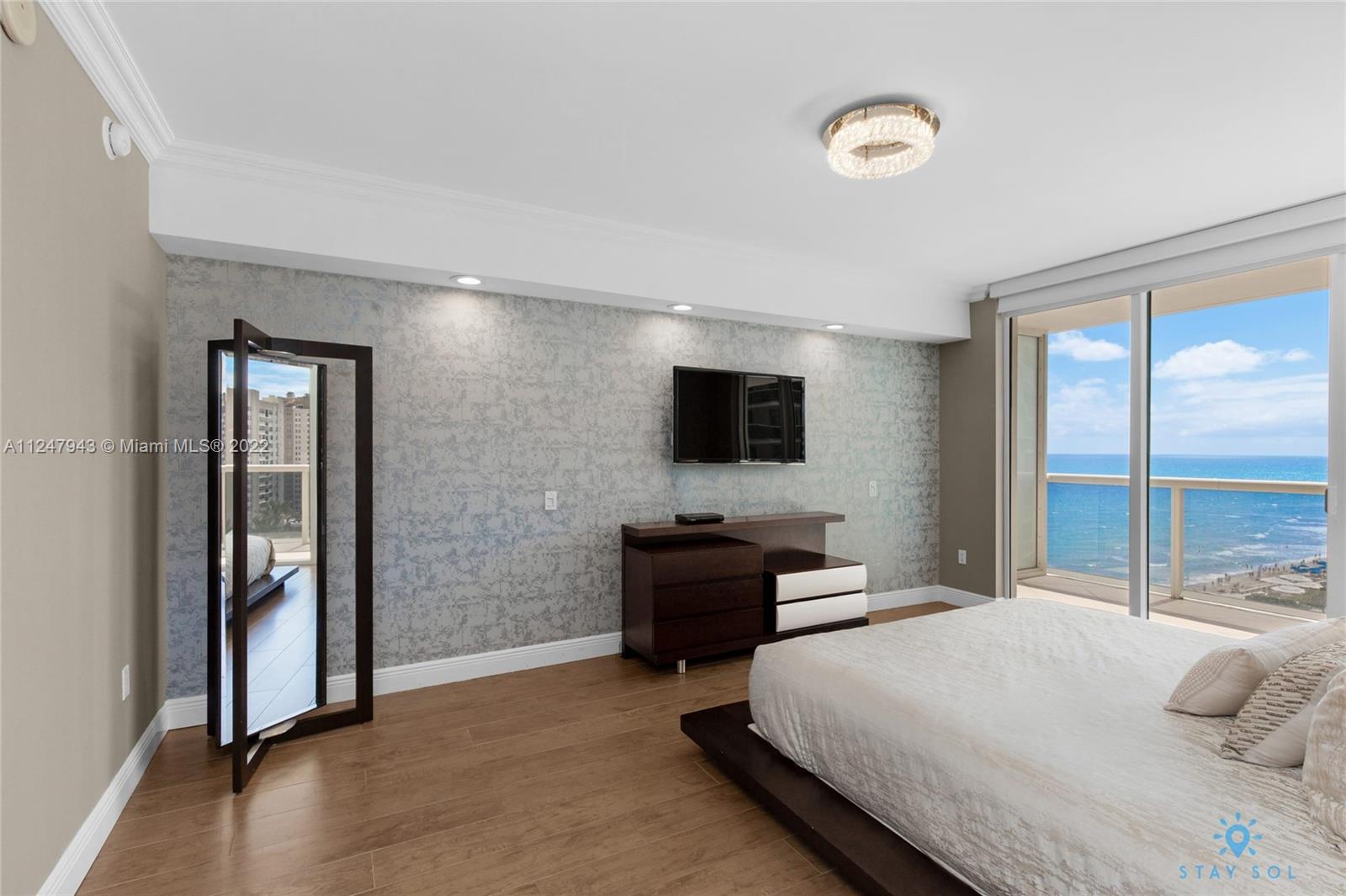 Ver detalles 1203 3 / 2 1841 sq. ft. $ 2022-10-10 0 foto