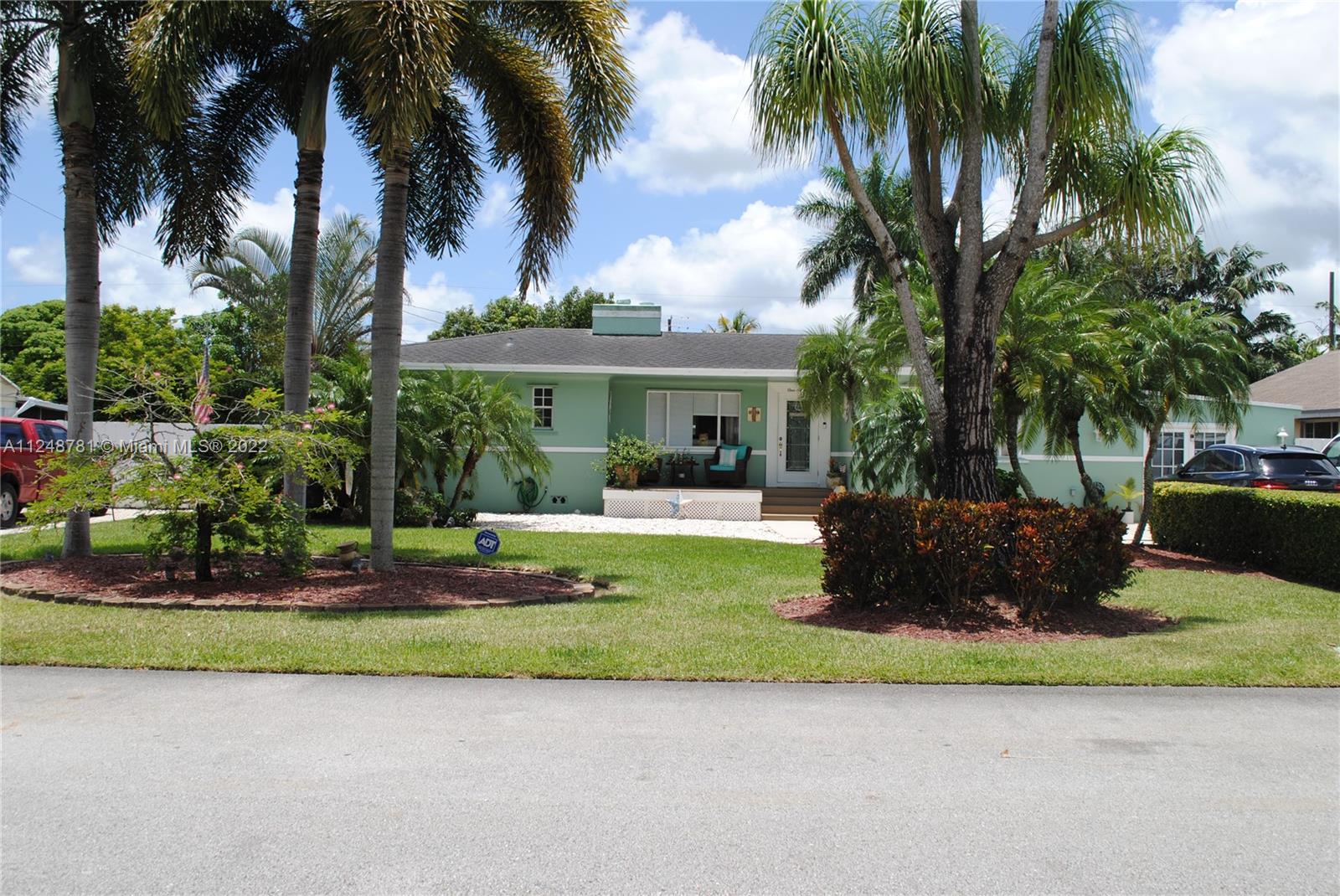 See details / 2760 sq. ft. $ 2023-01-04 0 Photo