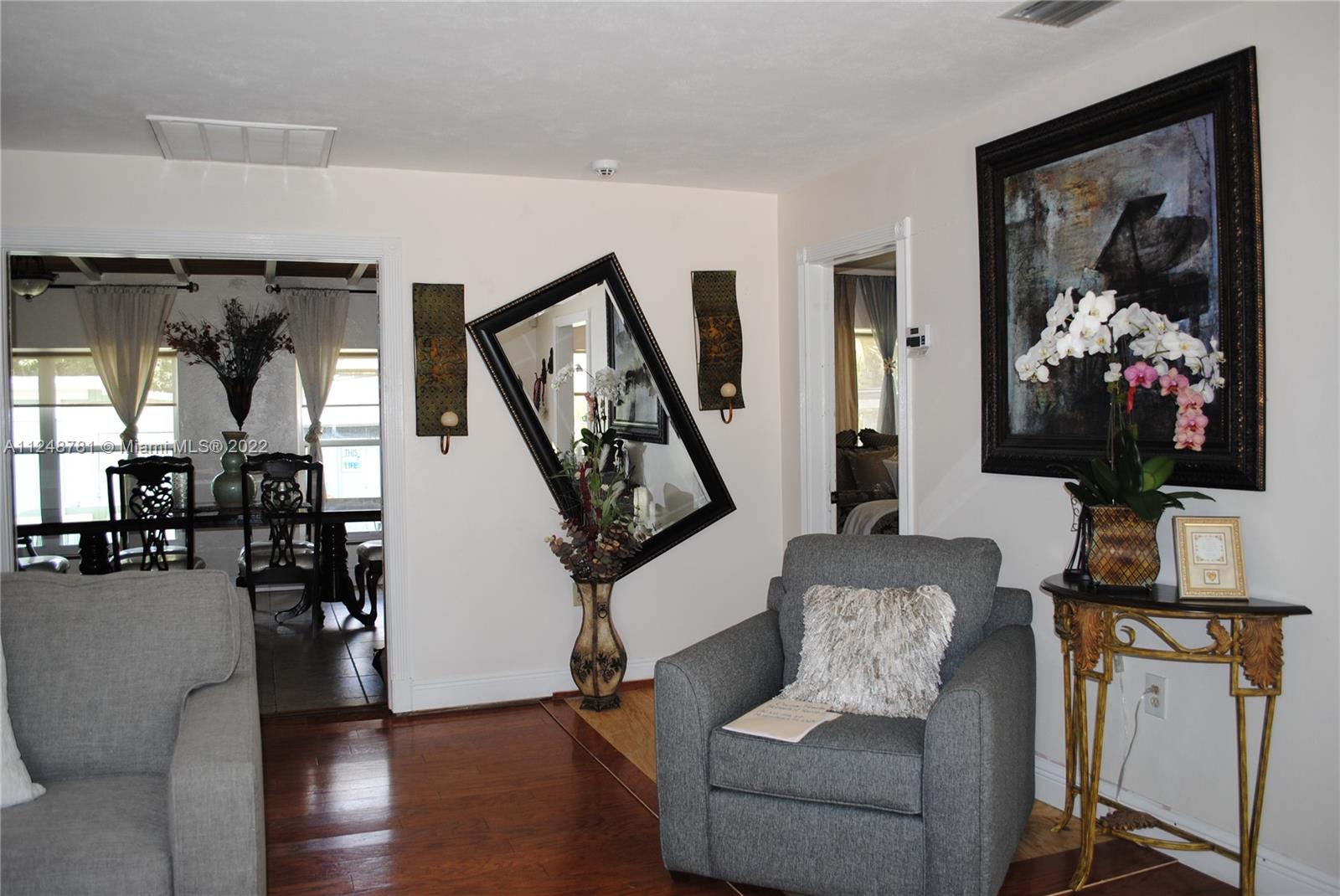 See details / 2760 sq. ft. $ 2023-01-04 0 Photo