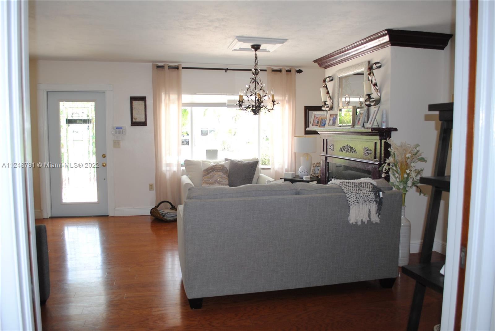 See details / 2760 sq. ft. $ 2023-01-04 0 Photo