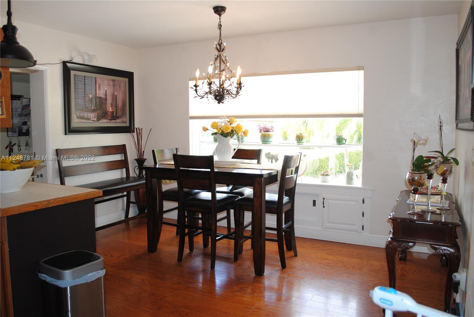 See details / 2760 sq. ft. $ 2023-01-04 0 Photo
