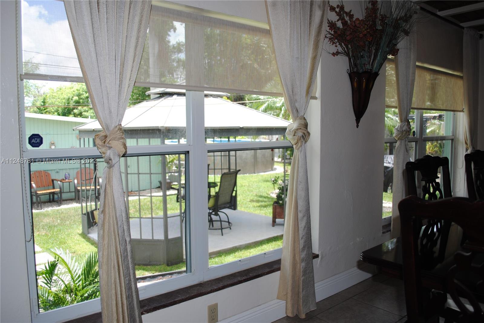 See details / 2760 sq. ft. $ 2023-01-04 0 Photo