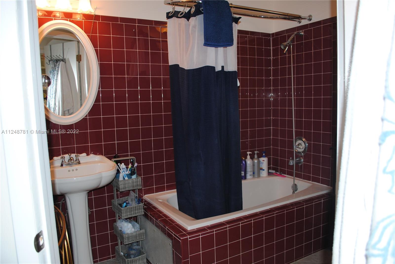 See details / 2760 sq. ft. $ 2023-01-04 0 Photo