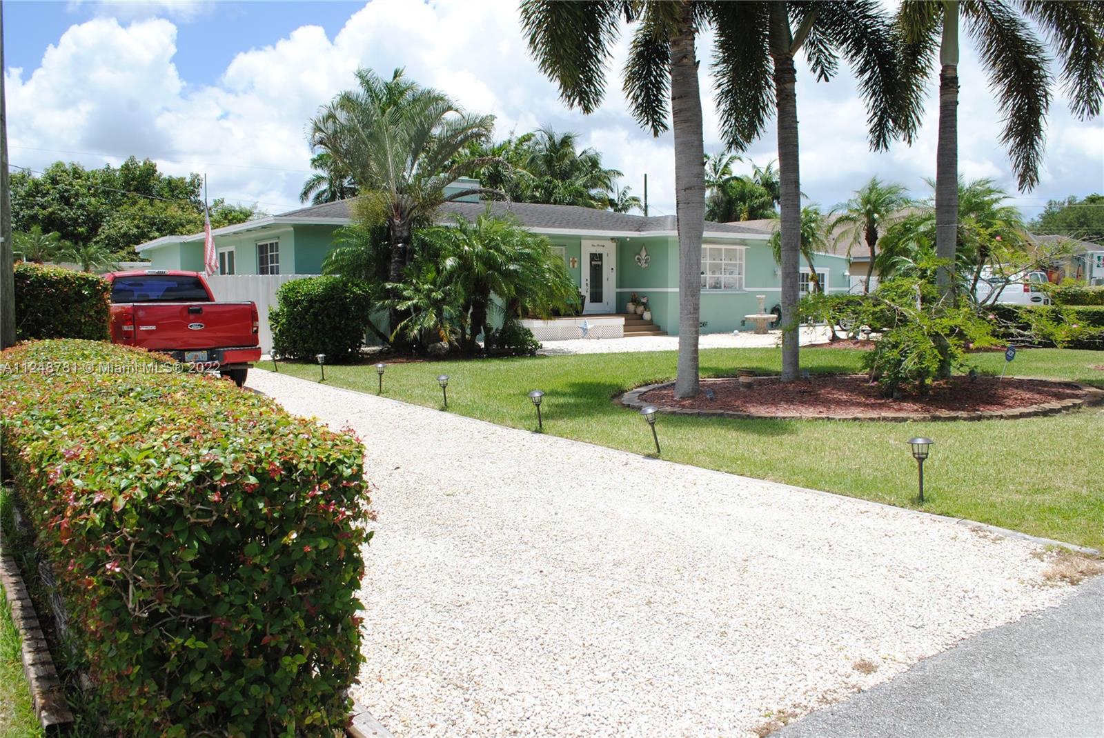 See details / 2760 sq. ft. $ 2023-01-04 0 Photo