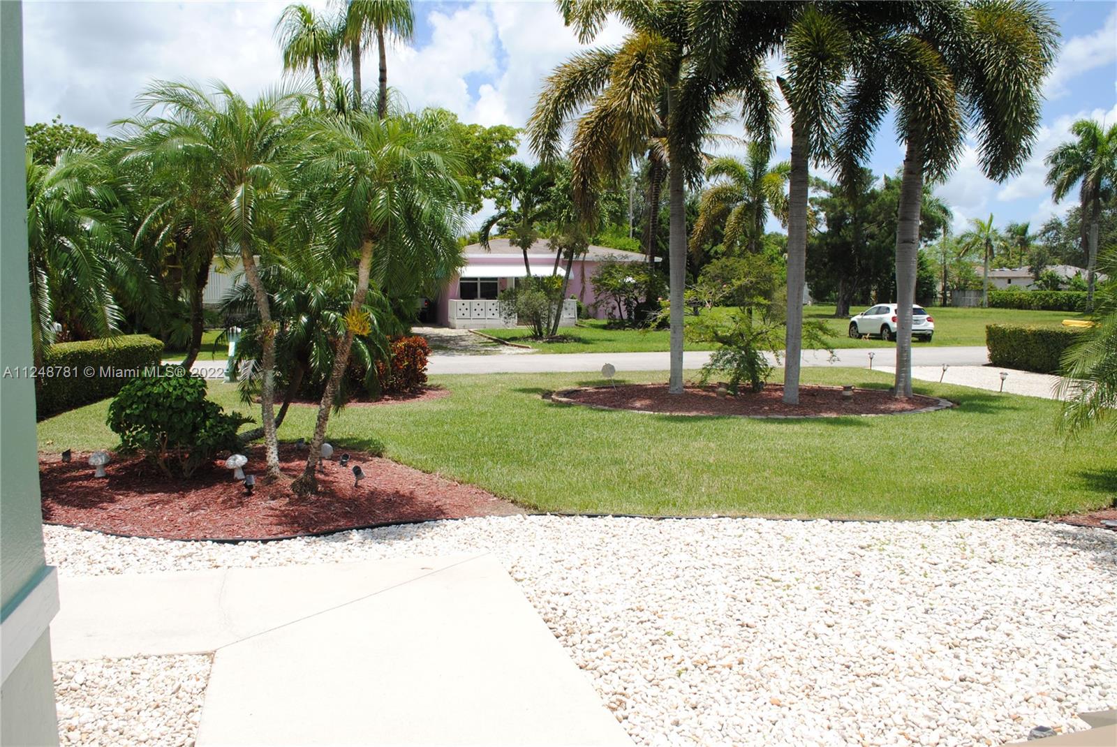 See details / 2760 sq. ft. $ 2023-01-04 0 Photo