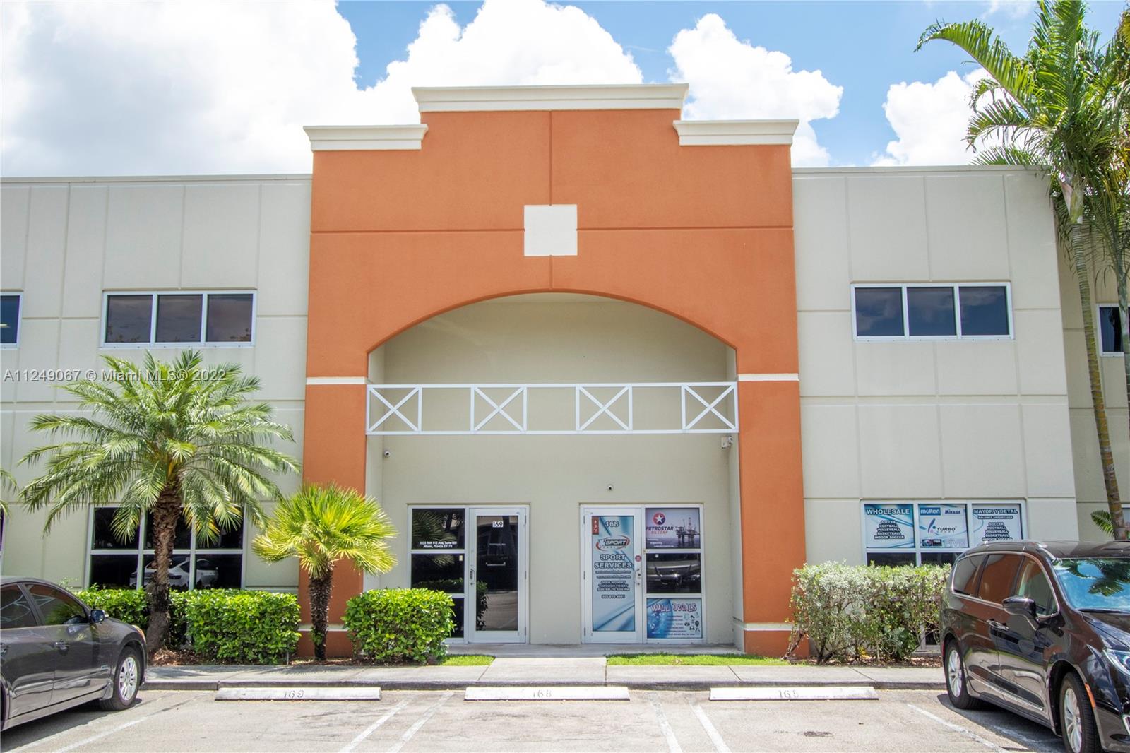 See details 169 / sq. ft. $ 2022-09-30 0 Photo