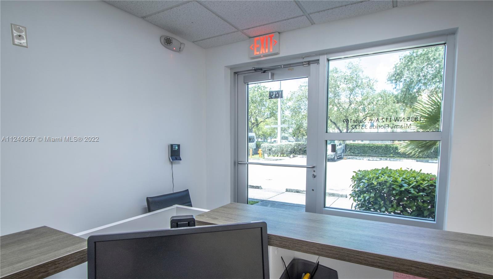 See details 169 / sq. ft. $ 2022-09-30 0 Photo