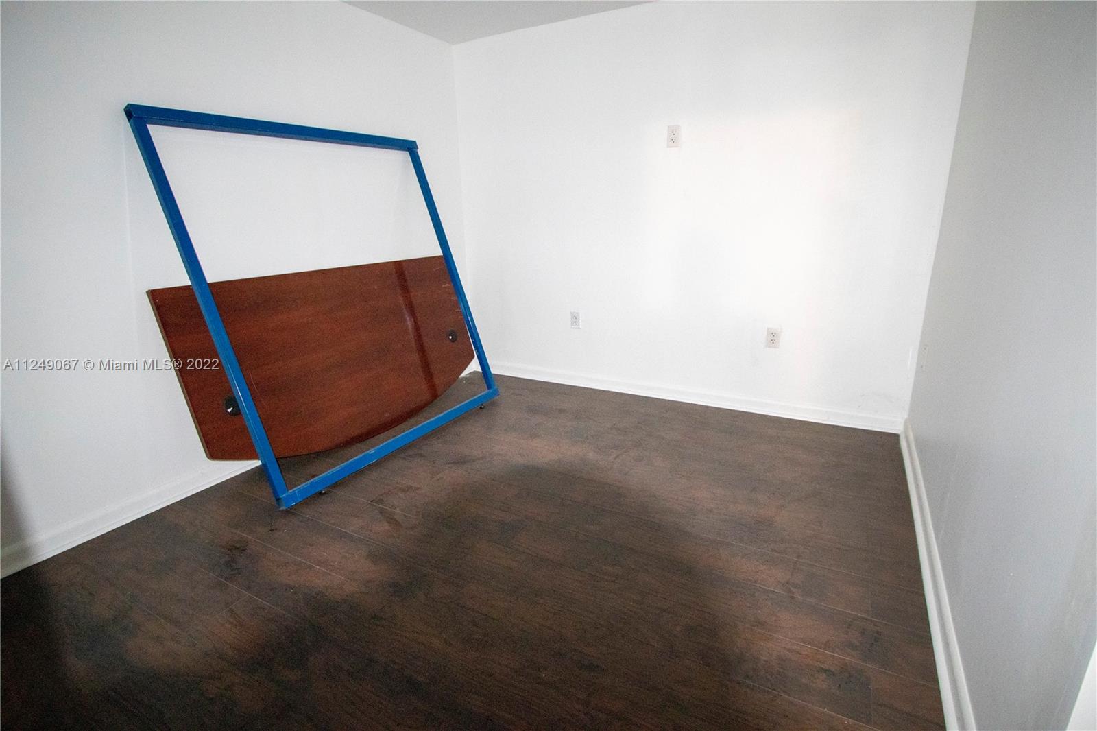 See details 169 / sq. ft. $ 2022-09-30 0 Photo