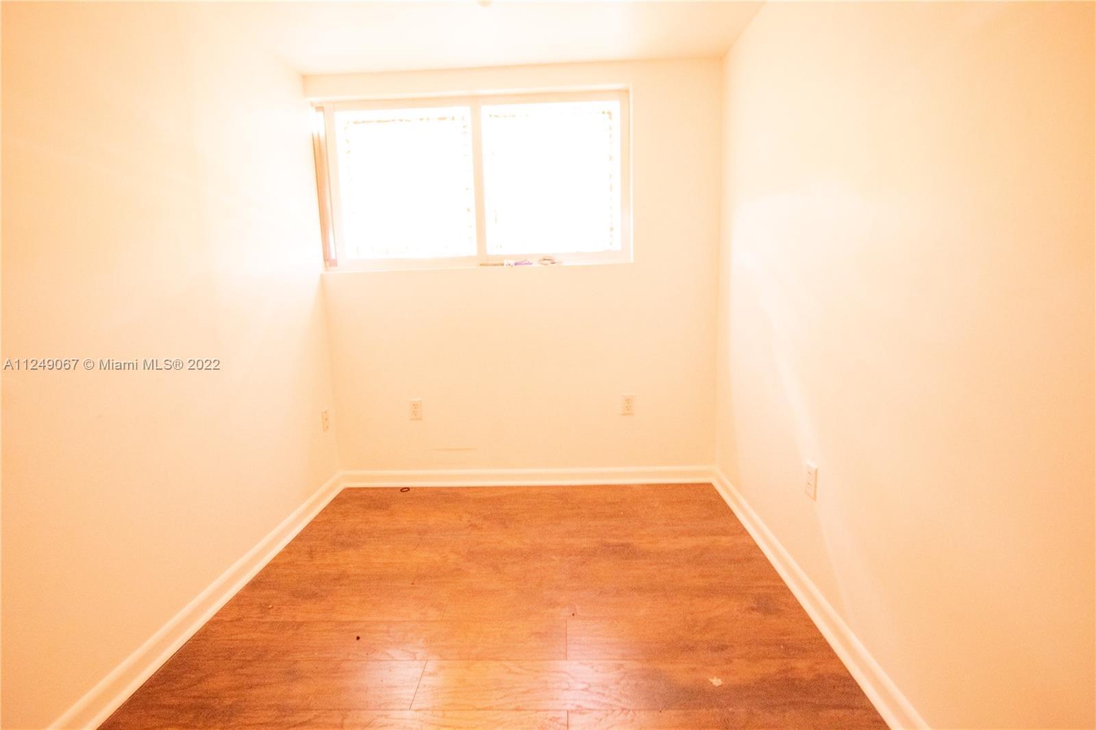 See details 169 / sq. ft. $ 2022-09-30 0 Photo