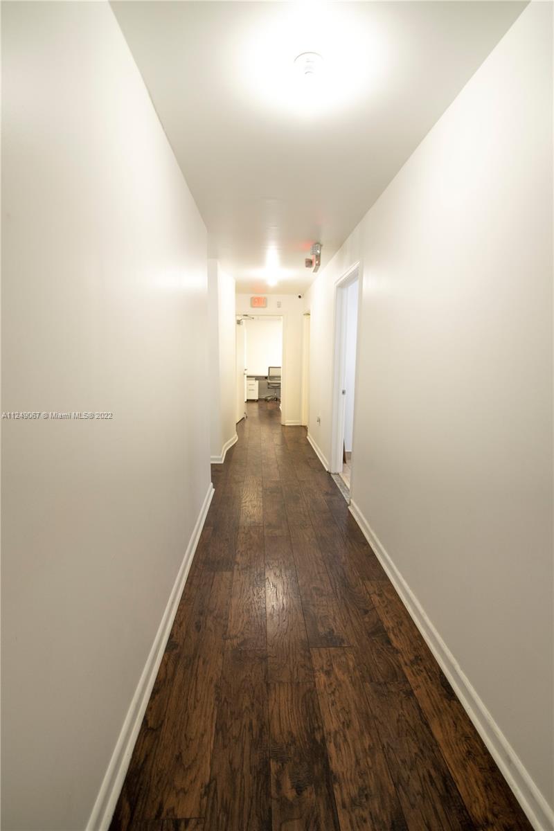 See details 169 / sq. ft. $ 2022-09-30 0 Photo