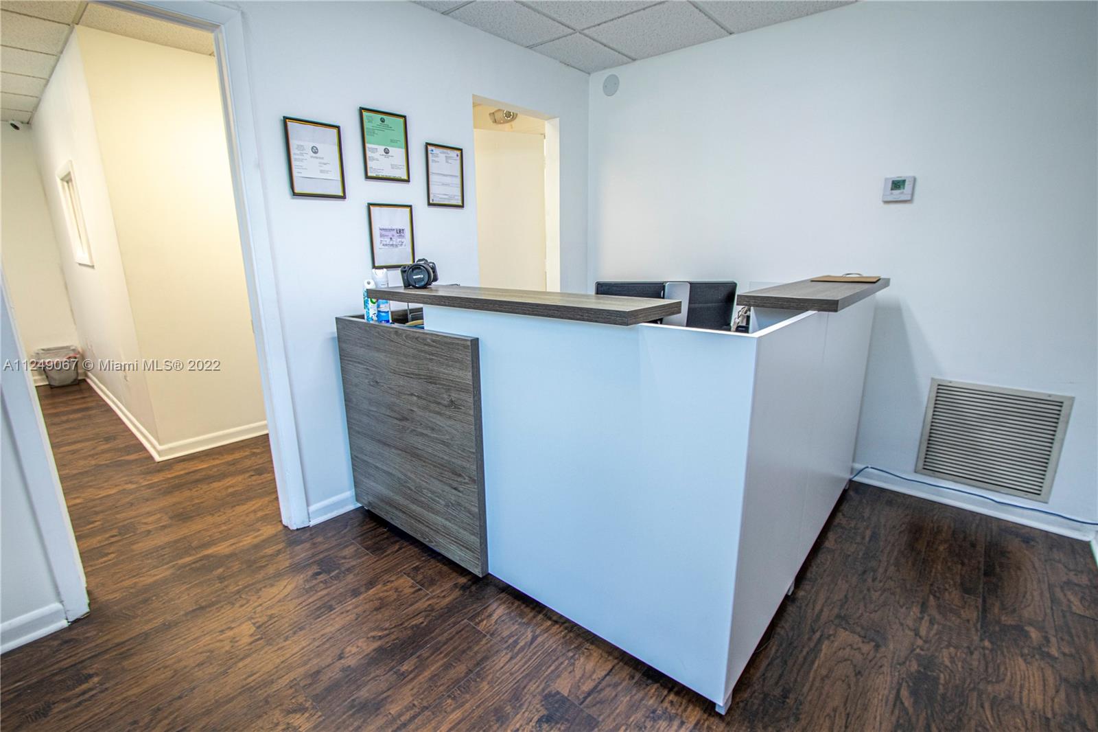 See details 169 / sq. ft. $ 2022-09-30 0 Photo