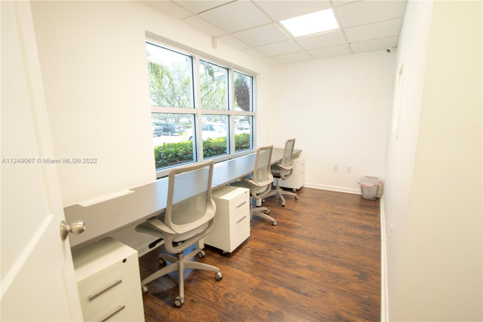 See details 169 / sq. ft. $ 2022-09-30 0 Photo