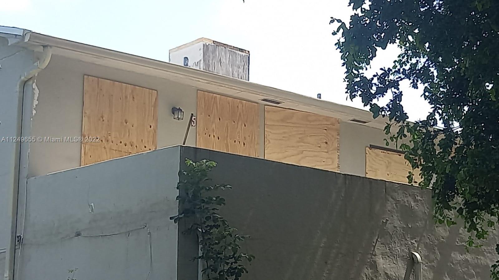 See details / sq. ft. $ 2022-08-01 0 Photo