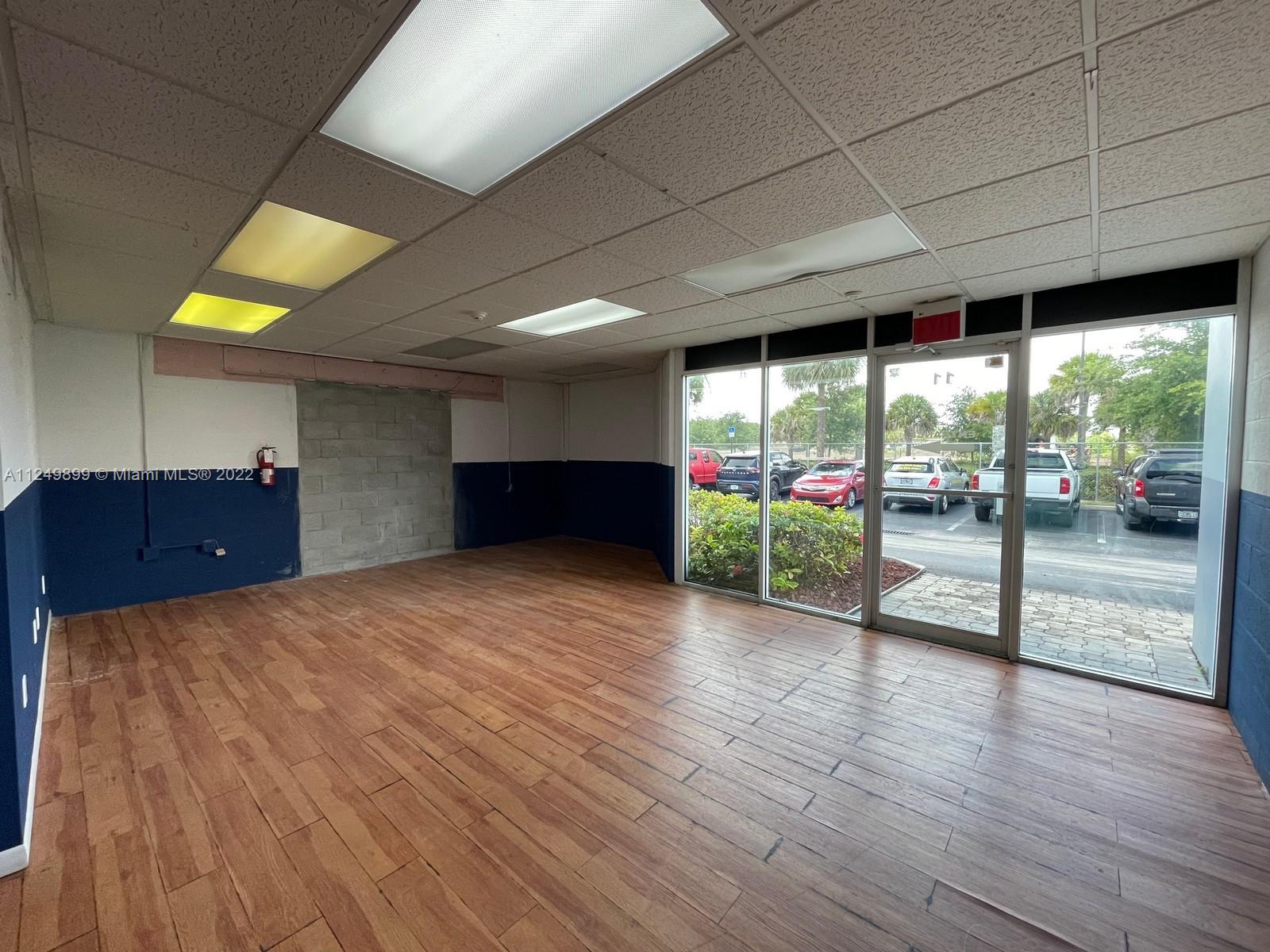 See details 10-13 / sq. ft. $ 2022-11-22 0 Photo