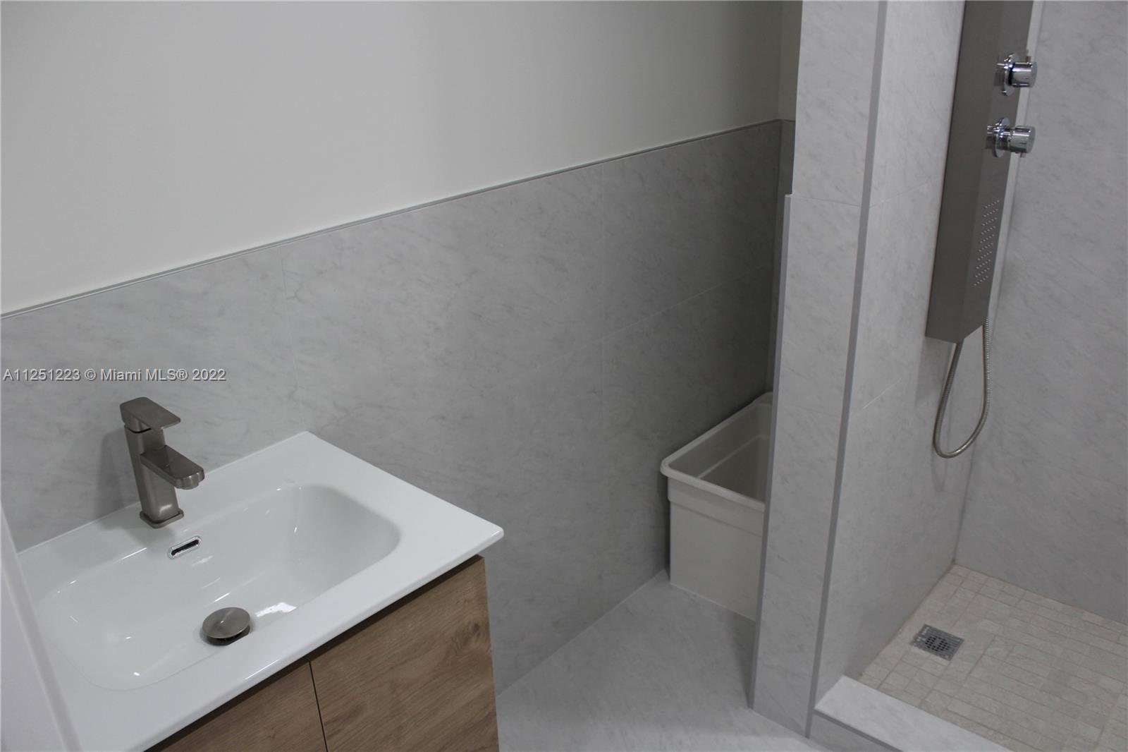 See details G22 / sq. ft. $ 2022-08-03 0 Photo