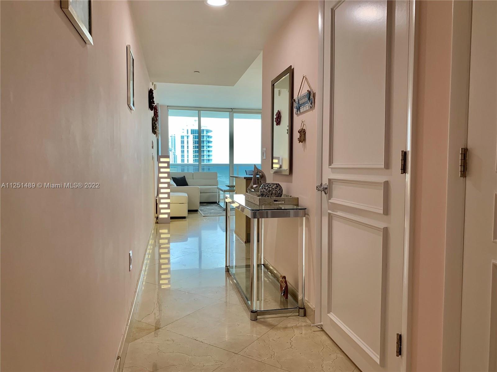 Ver detalles 1912 1 / 1 844 sq. ft. $ 2022-10-18 0 foto