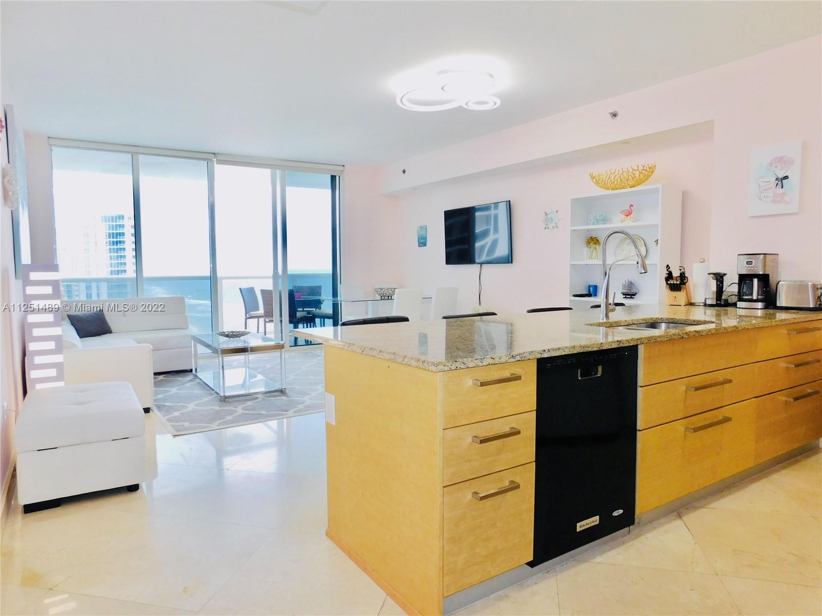 Ver detalles 1912 1 / 1 844 sq. ft. $ 2022-10-18 0 foto