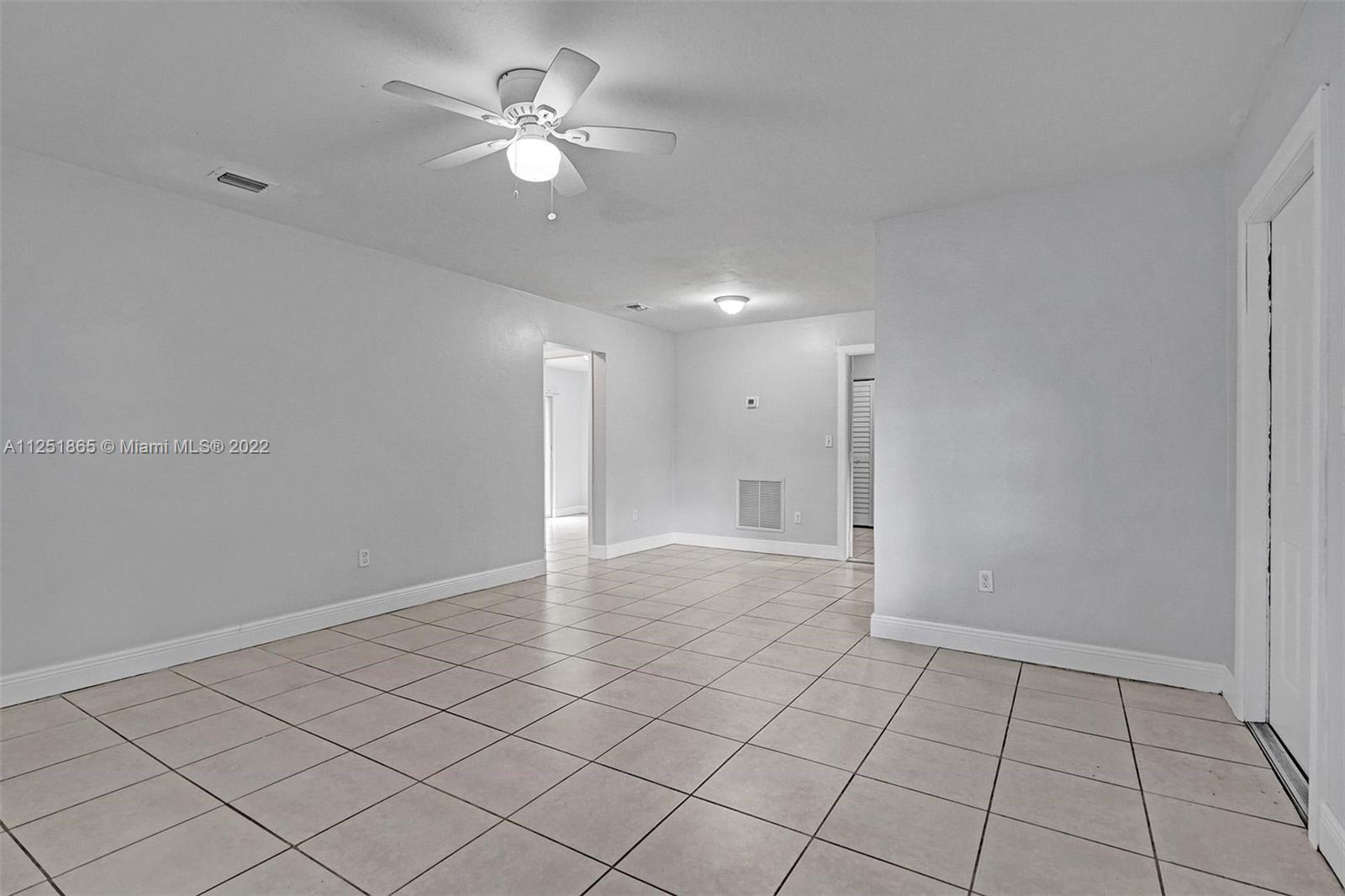 See details / 1594 sq. ft. $ 2022-11-15 0 Photo