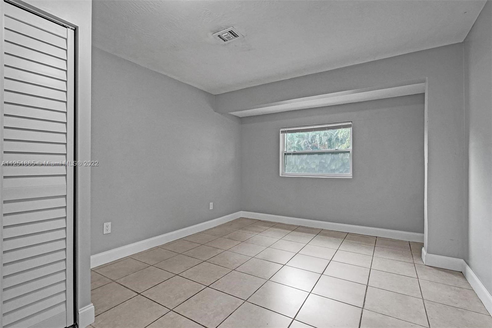 See details / 1594 sq. ft. $ 2022-11-15 0 Photo
