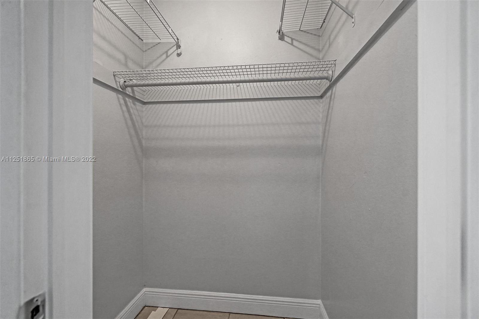 See details / 1594 sq. ft. $ 2022-11-15 0 Photo