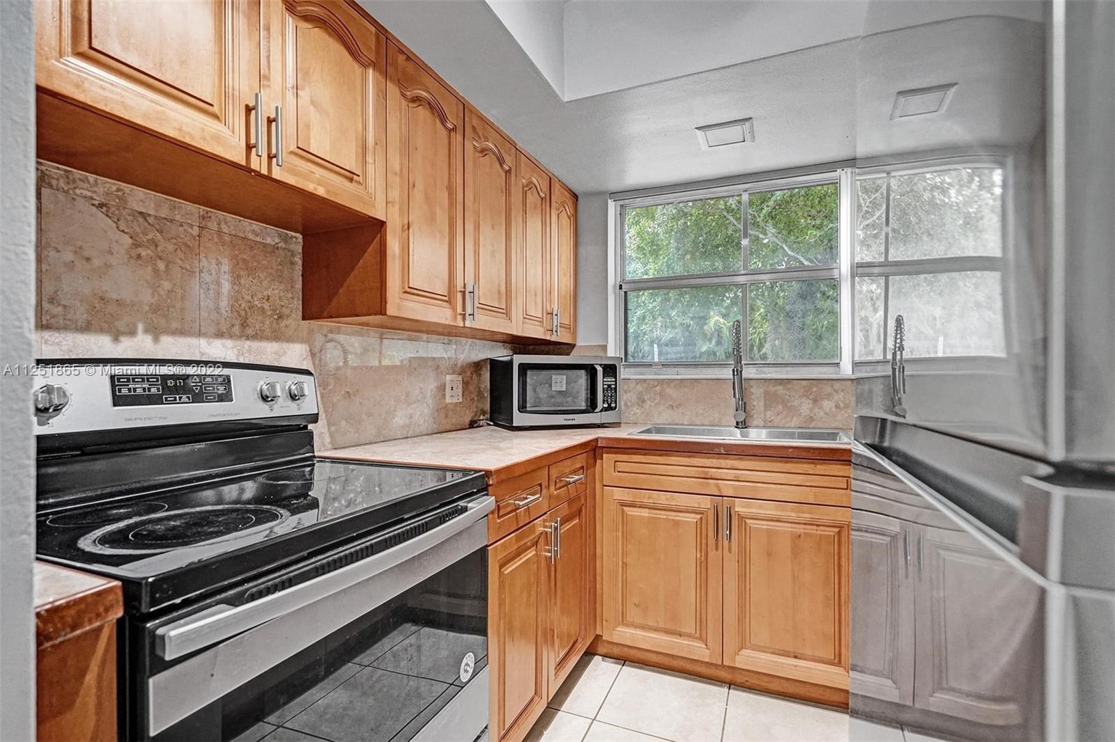 See details / 1594 sq. ft. $ 2022-11-15 0 Photo