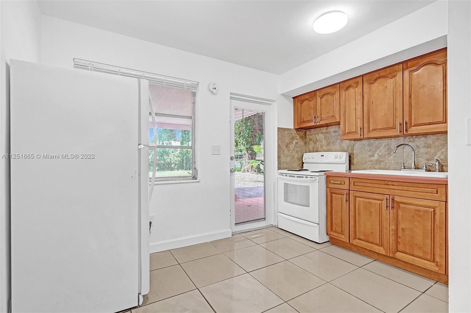 See details / 1594 sq. ft. $ 2022-11-15 0 Photo