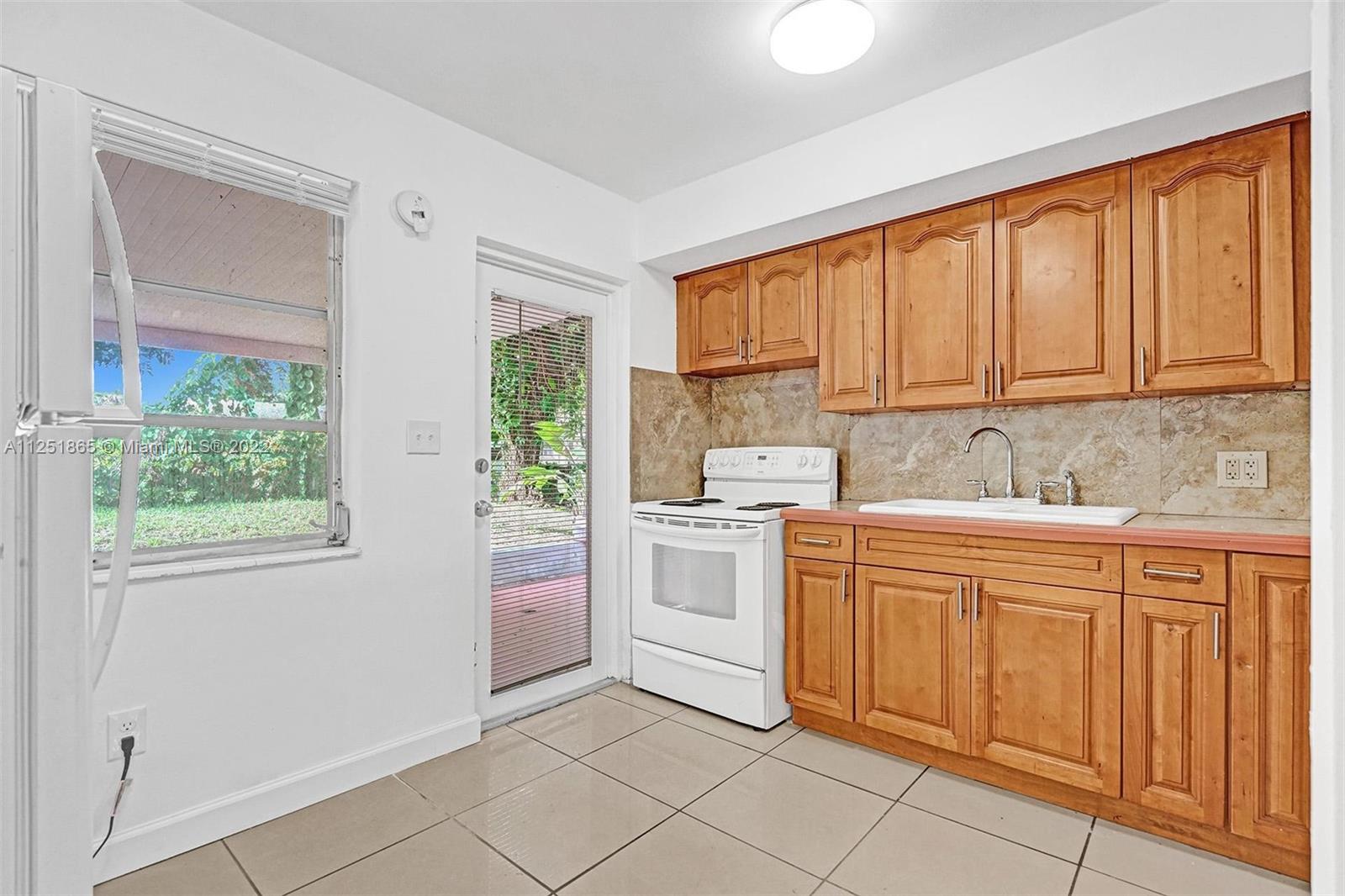 See details / 1594 sq. ft. $ 2022-11-15 0 Photo
