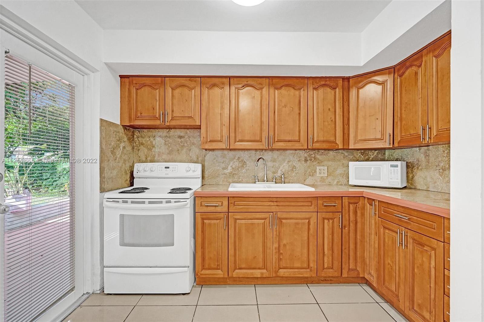 See details / 1594 sq. ft. $ 2022-11-15 0 Photo