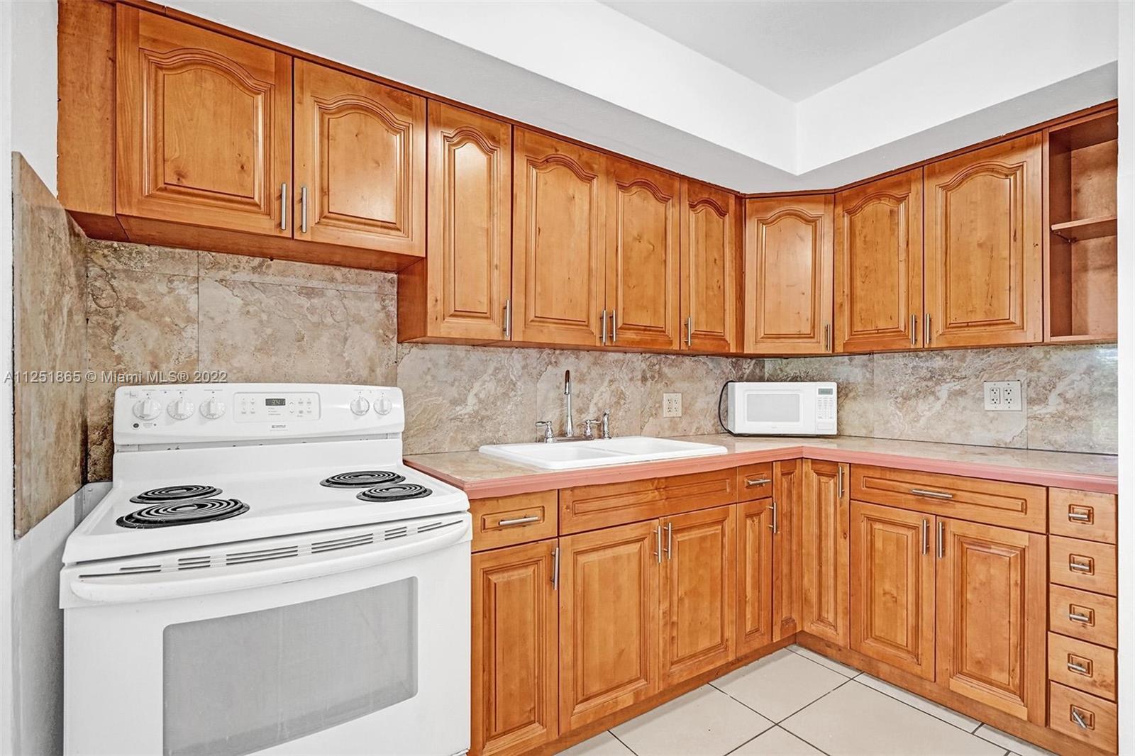 See details / 1594 sq. ft. $ 2022-11-15 0 Photo