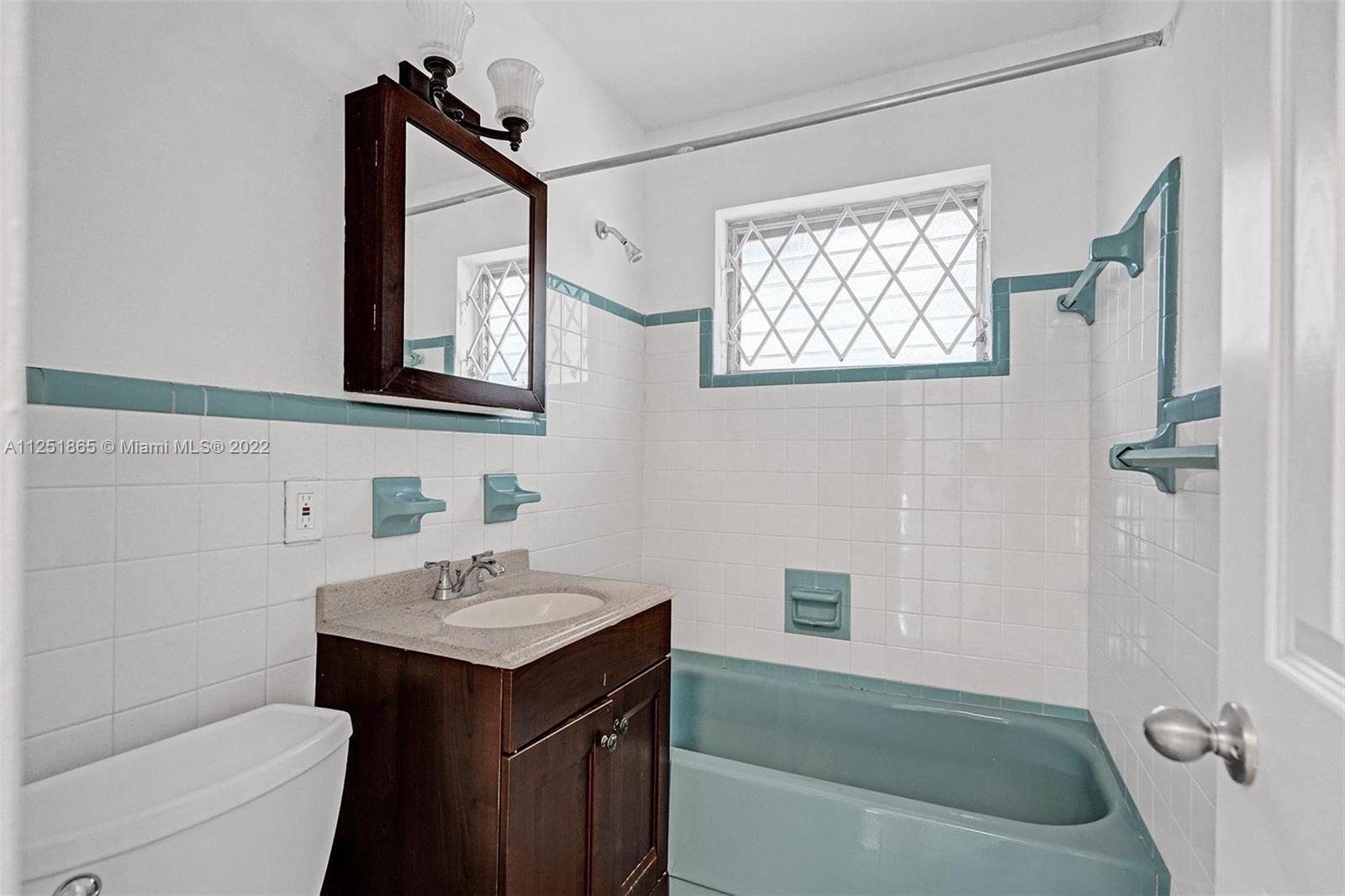 See details / 1594 sq. ft. $ 2022-11-15 0 Photo