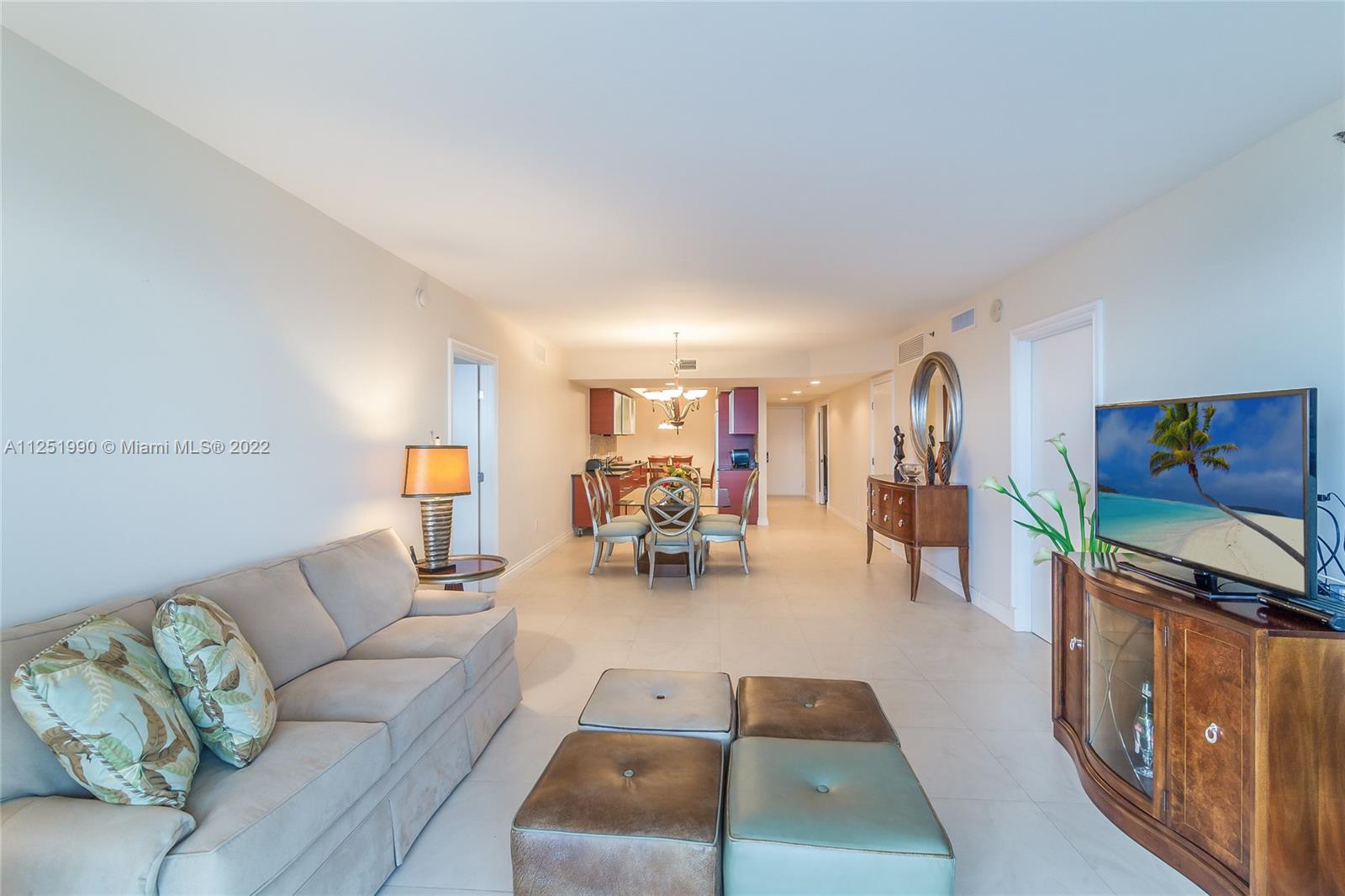 Ver detalles 3503 3 / 3 1841 sq. ft. $ 2022-08-04 0 foto