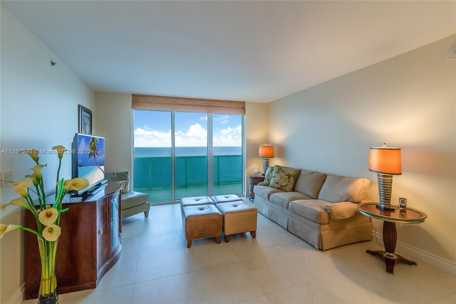 Ver detalles 3503 3 / 3 1841 sq. ft. $ 2022-08-04 0 foto