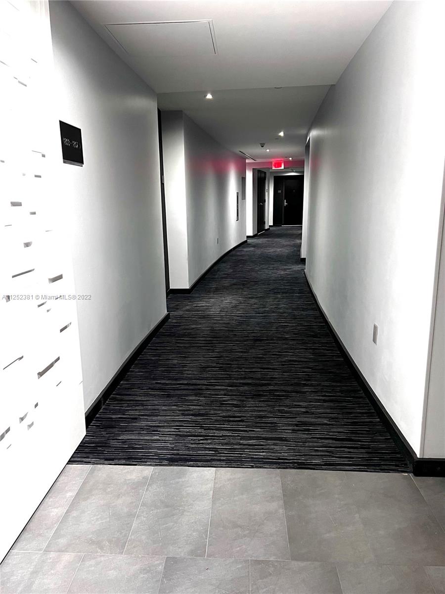 Ver detalles 1807 3 / 3 1571 sq. ft. $ 2022-08-31 0 foto
