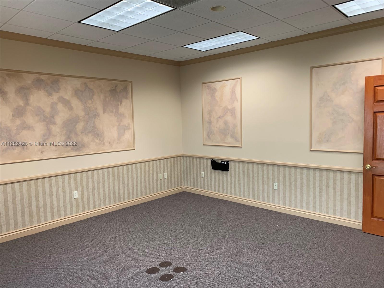 See details / sq. ft. $ 2022-08-05 0 Photo