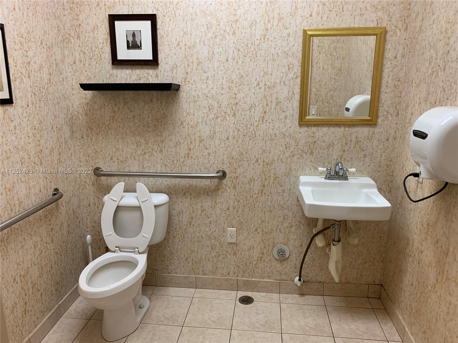 See details / sq. ft. $ 2022-08-05 0 Photo