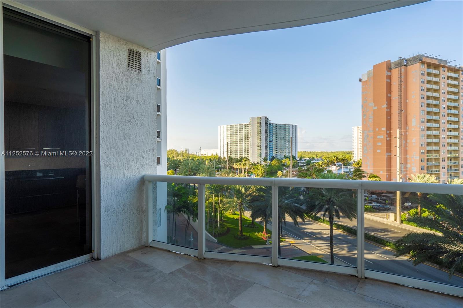 See details 404 3 / 4 2354 sq. ft. $ 2022-08-05 0 Photo